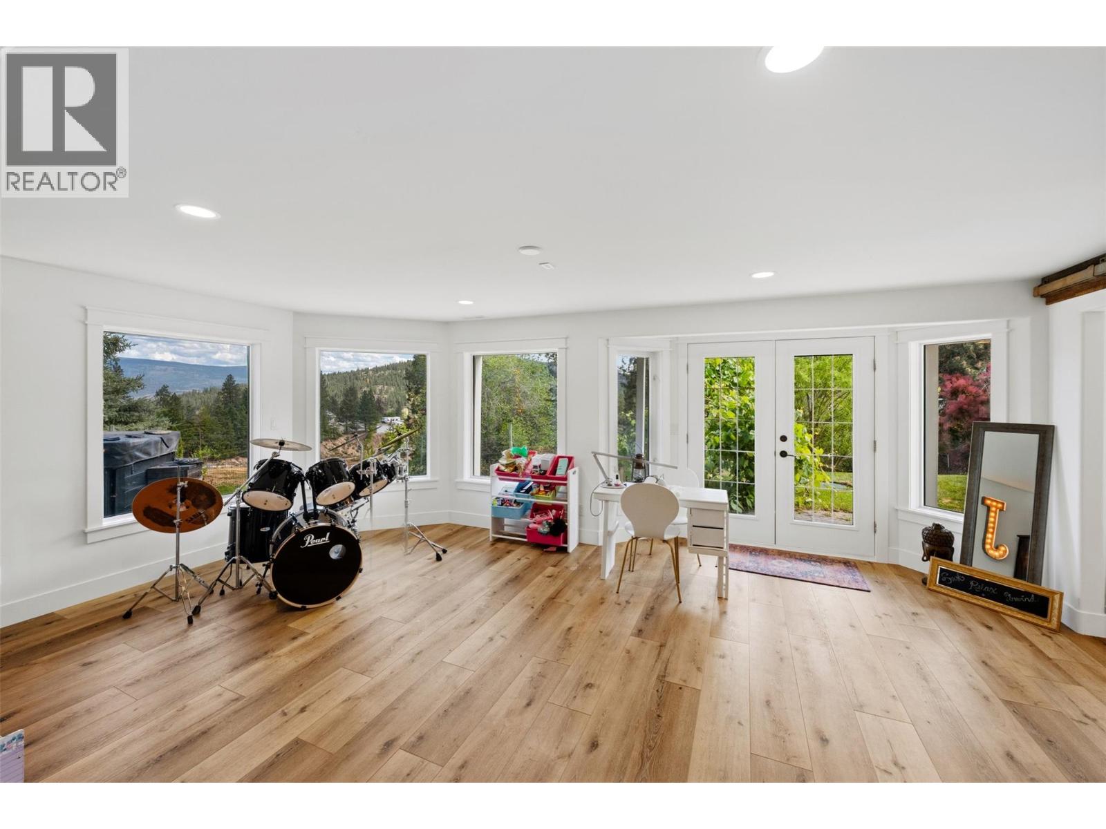 9331 CANYON VIEW Road - 64