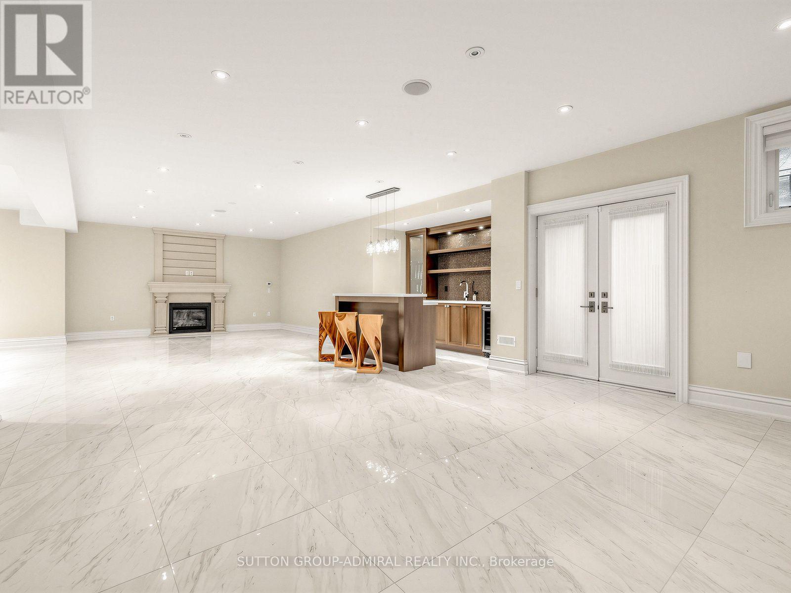 5 LLOYDMINSTER CRESCENT - 47