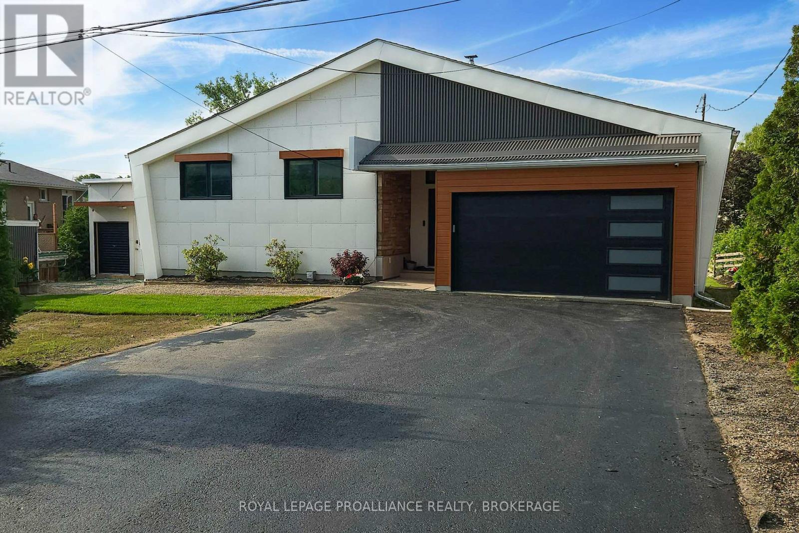25 WILLOWBANK ROAD E - 1