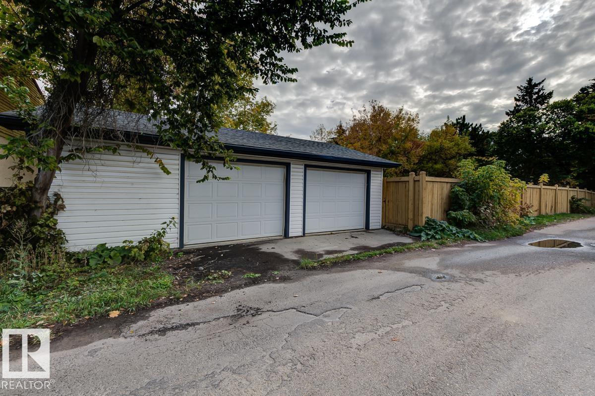 9906 87 ST NW - 17