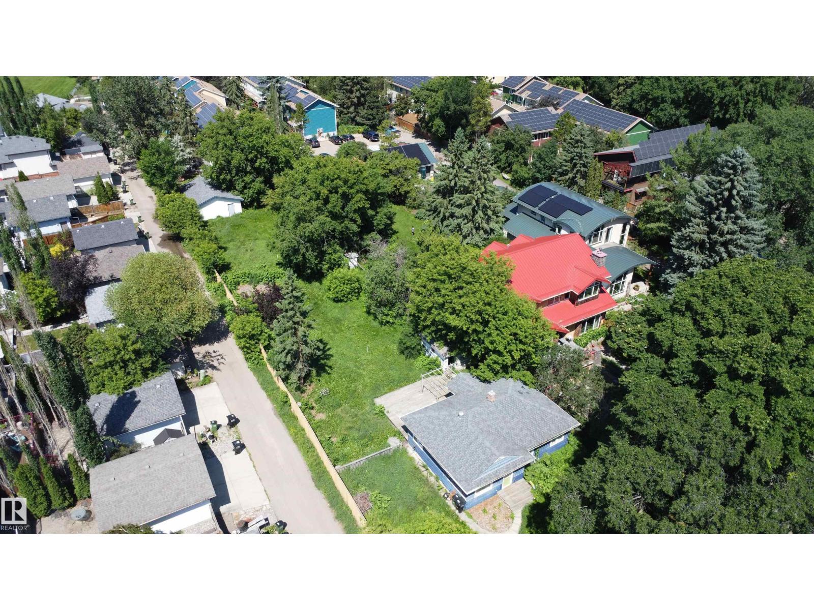9906 87 St NW photo 4 — MLS® E4497874