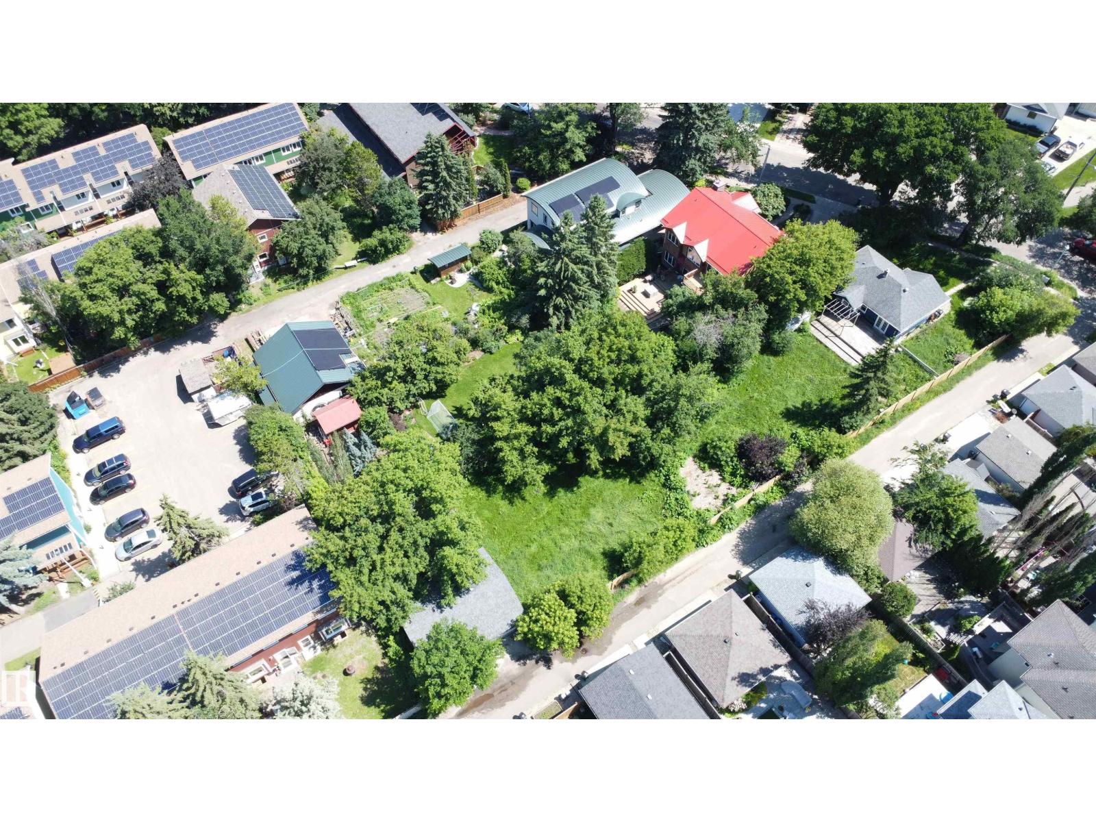 9906 87 ST NW - 6