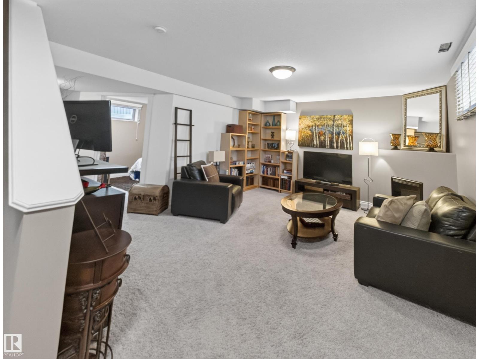 15926 132 ST NW - 42