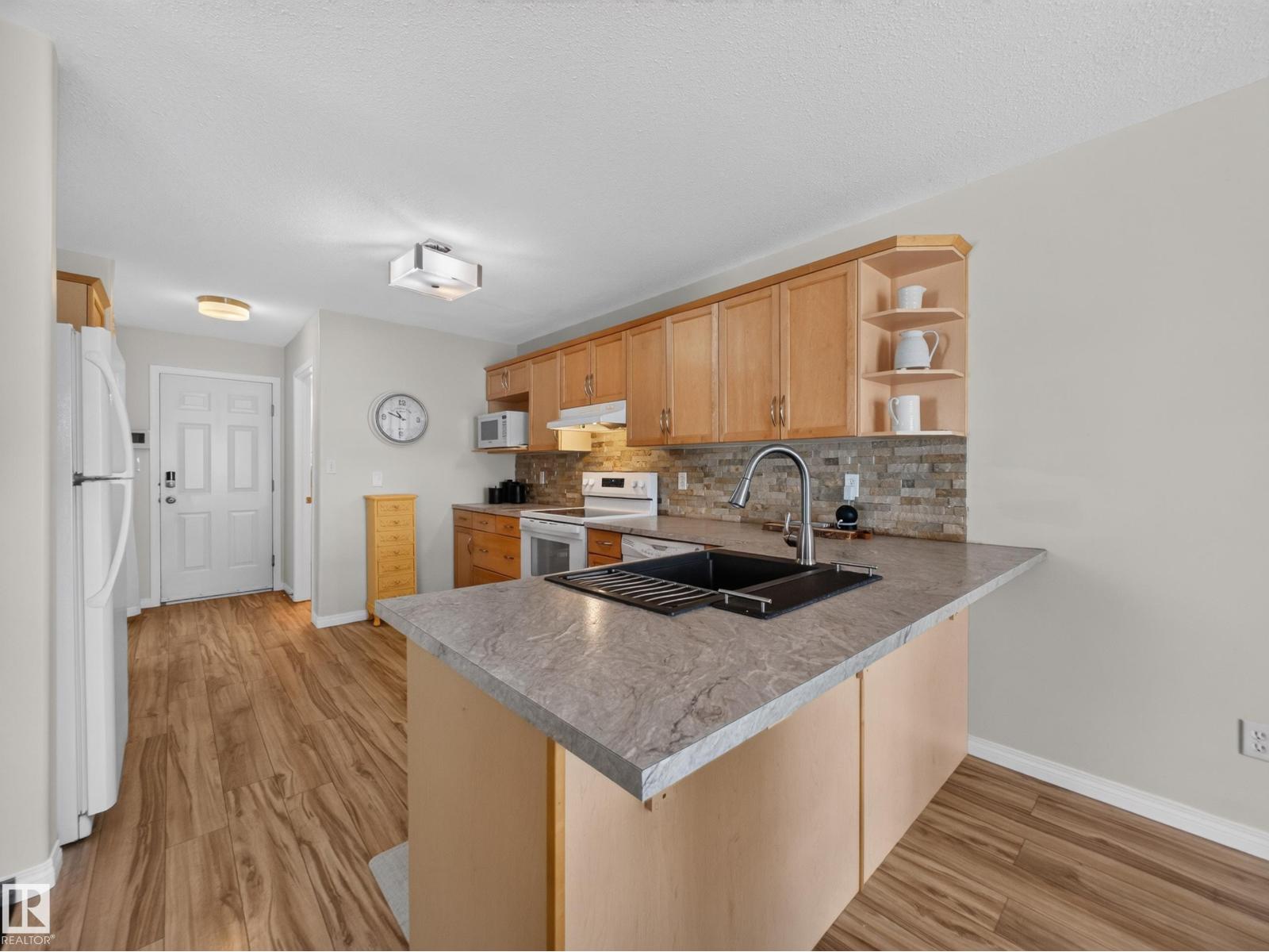 15926 132 ST NW - 18