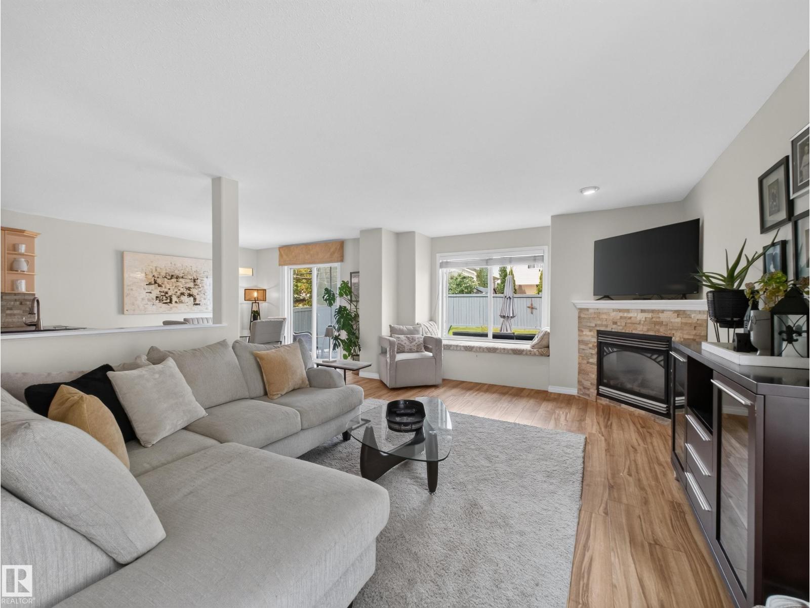 15926 132 ST NW - 8