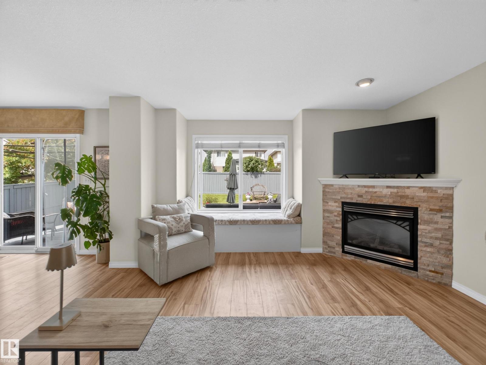 15926 132 ST NW - 11