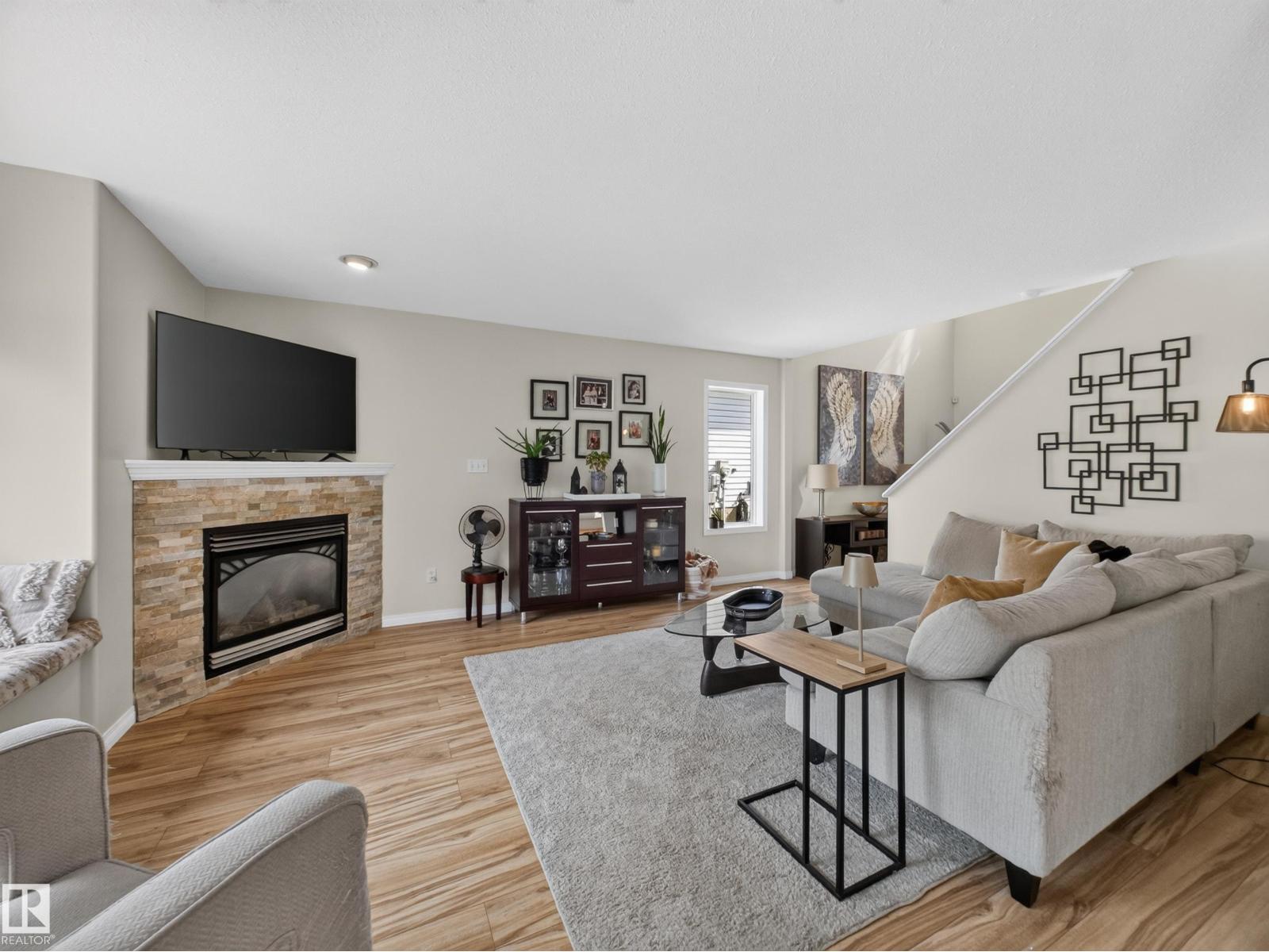 15926 132 ST NW - 10