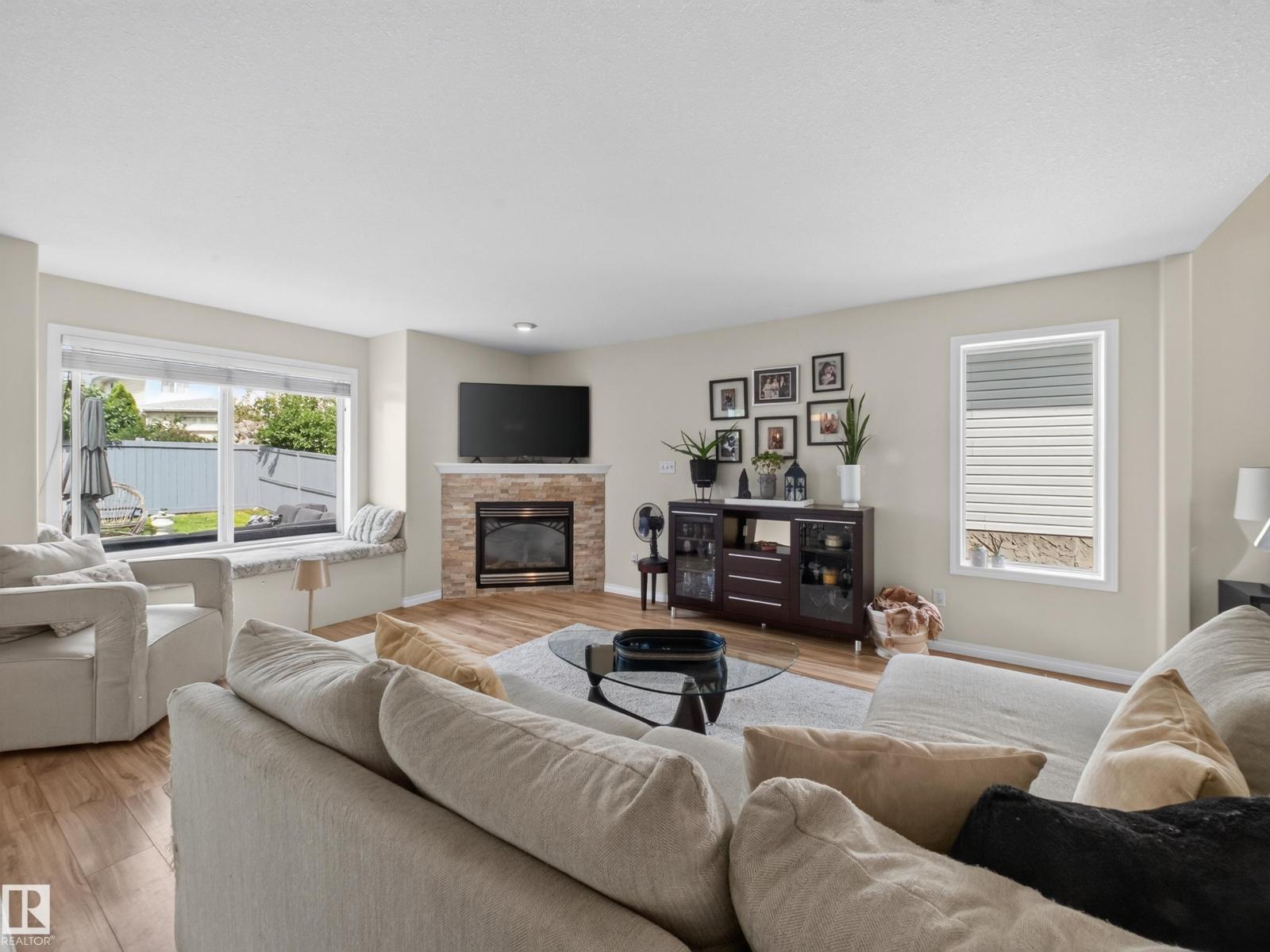 15926 132 ST NW - 9