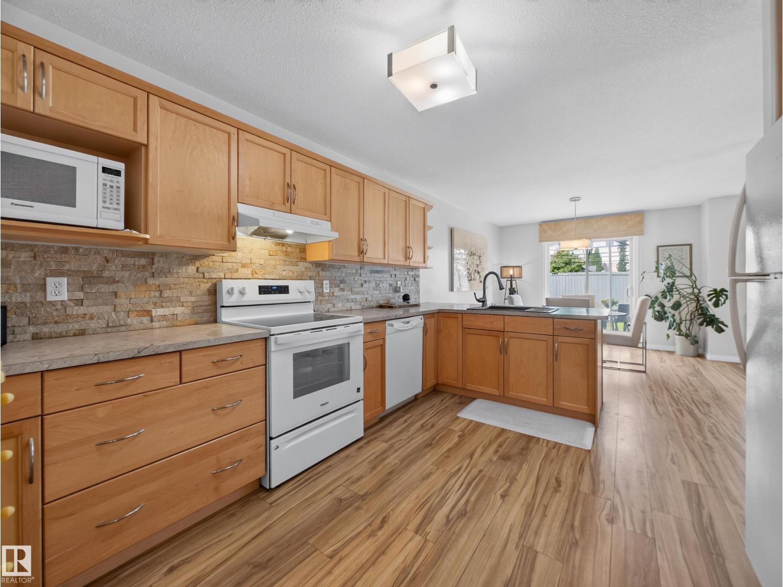 15926 132 ST NW - 21