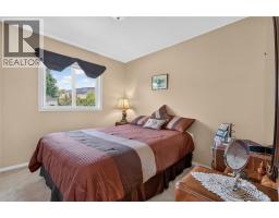 3006 Orchard Drive, Keremeos, BC V0X1N1 Photo 13