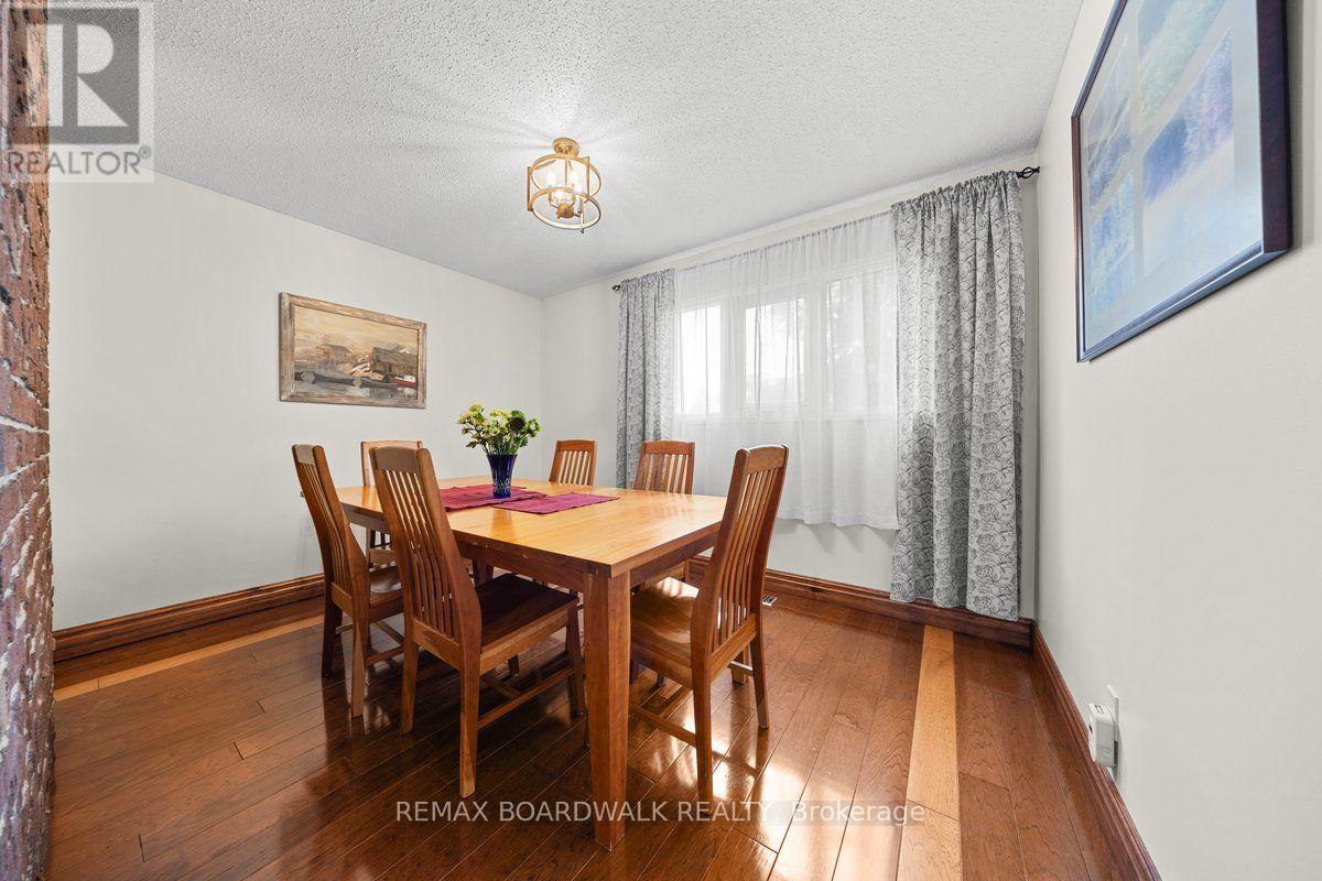 15 SELWYN CRESCENT - 13