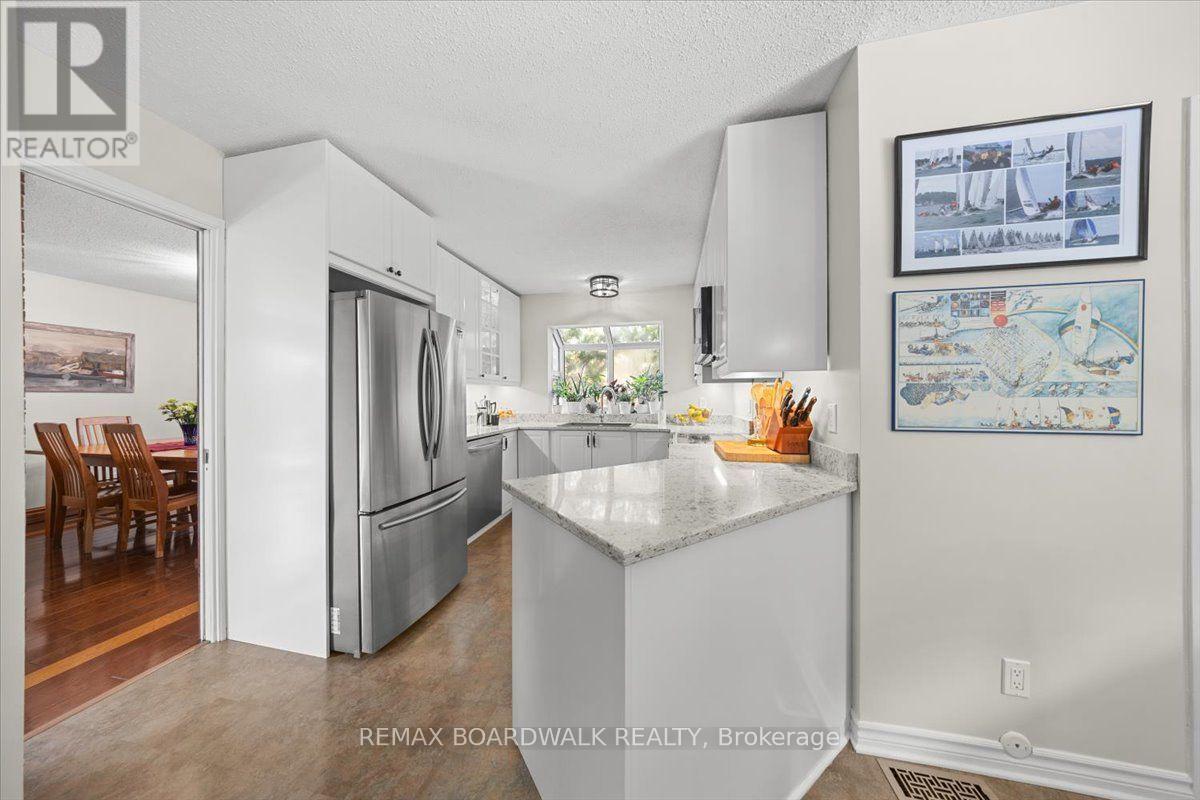 15 SELWYN CRESCENT - 14