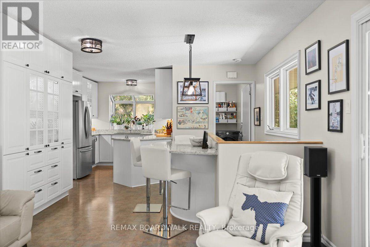 15 SELWYN CRESCENT - 18