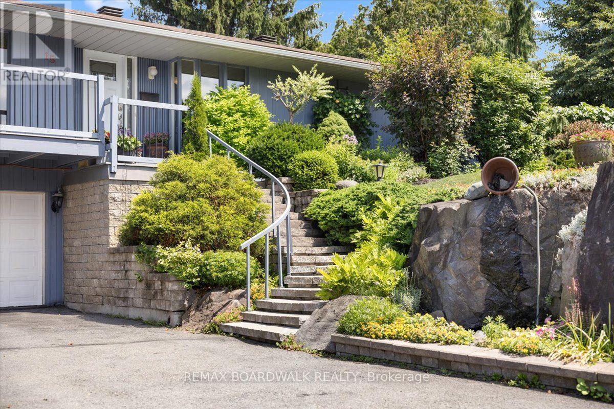 15 SELWYN CRESCENT - 2