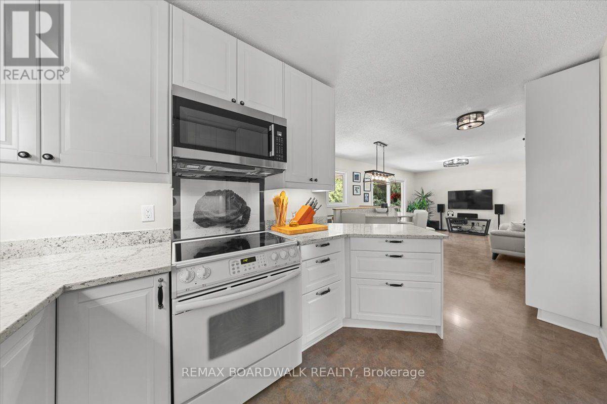 15 SELWYN CRESCENT - 20