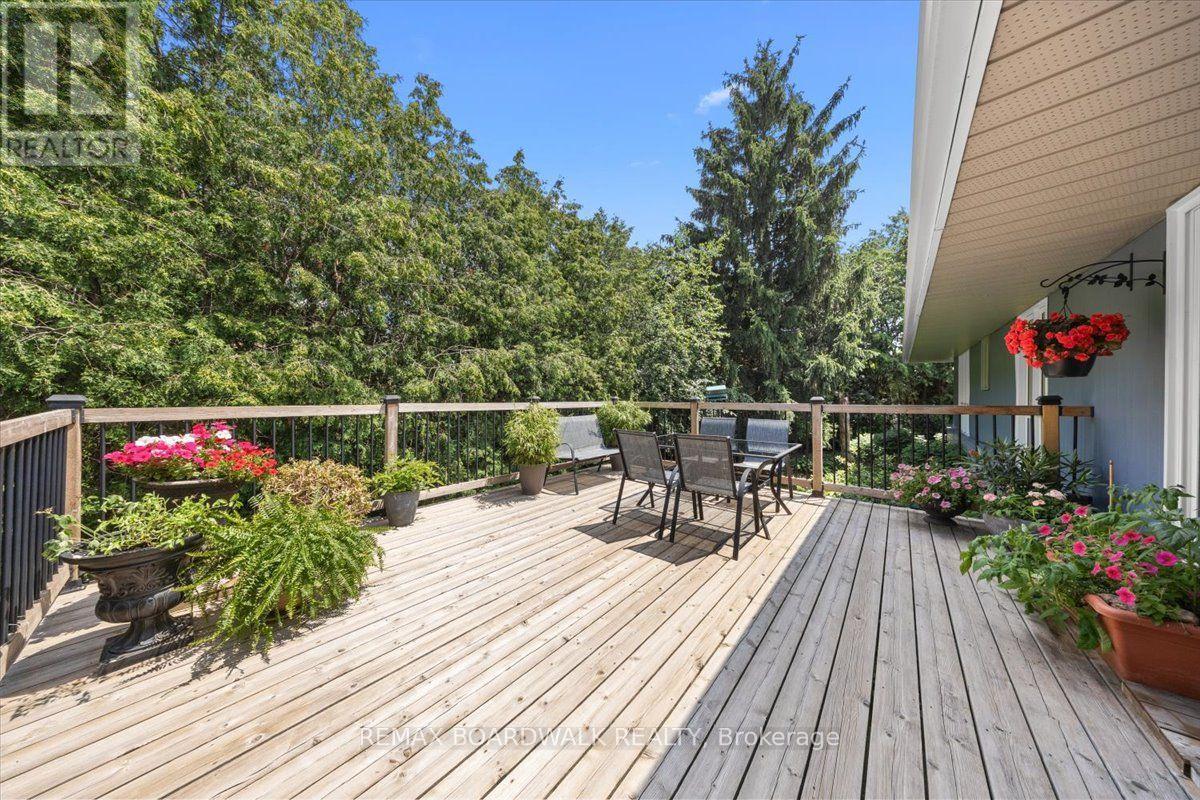 15 SELWYN CRESCENT - 25
