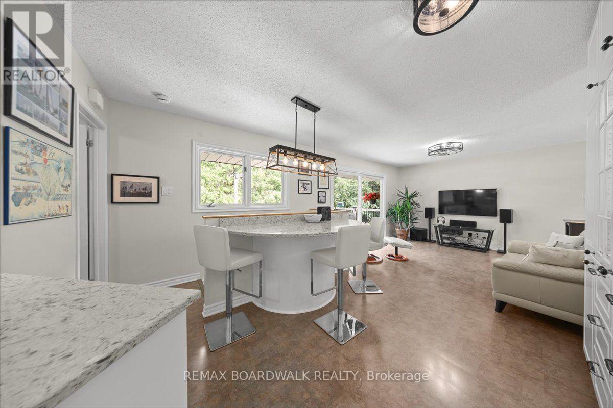 15 SELWYN CRESCENT - 27
