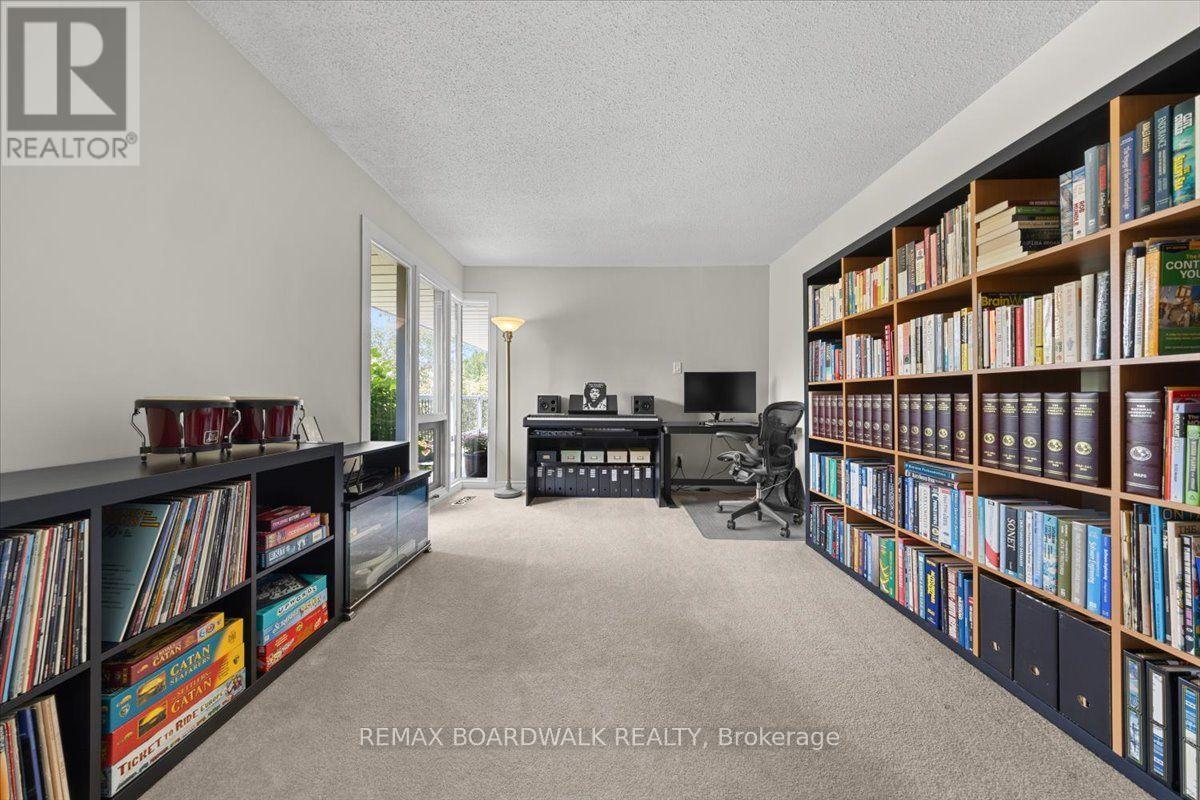 15 SELWYN CRESCENT - 36