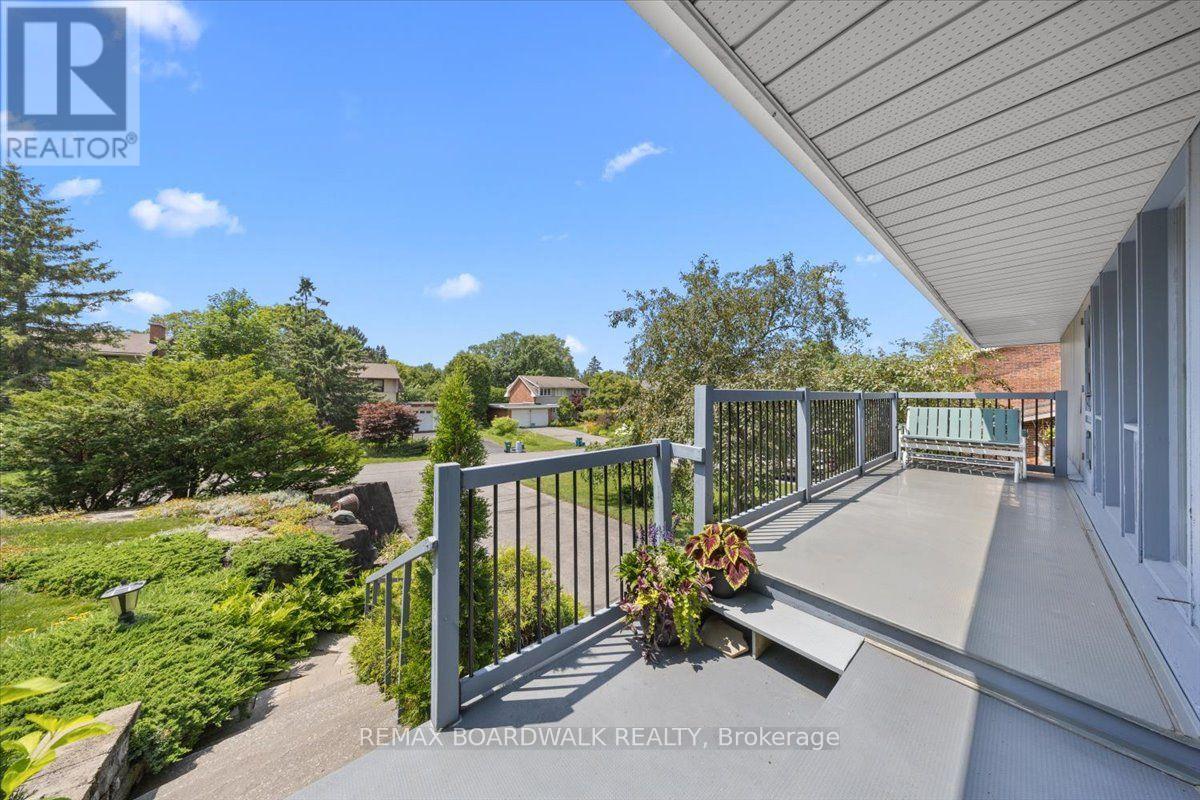 15 SELWYN CRESCENT - 4