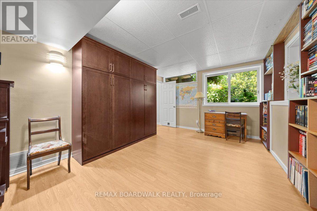 15 SELWYN CRESCENT - 42