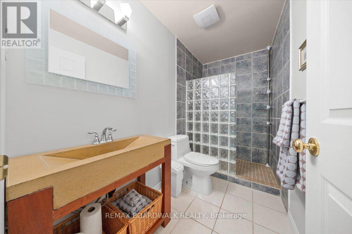 15 SELWYN CRESCENT - 43