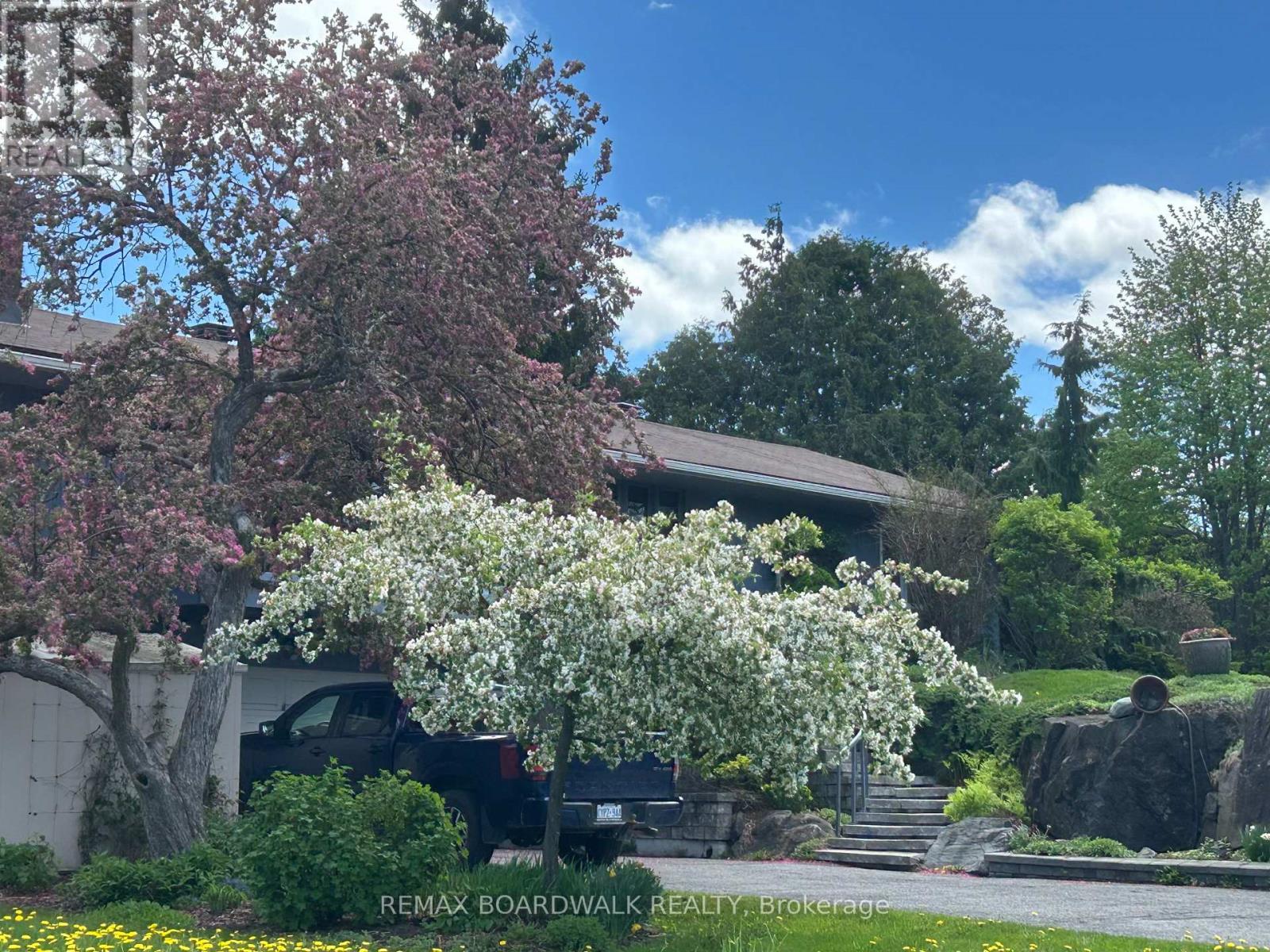 15 SELWYN CRESCENT - 50