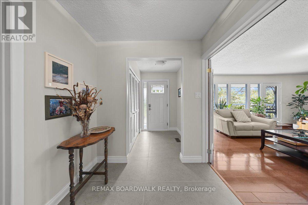 15 SELWYN CRESCENT - 6