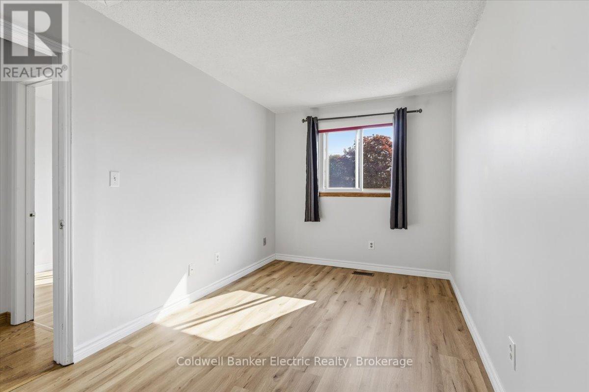 3 WALBRIDGE COURT - 18