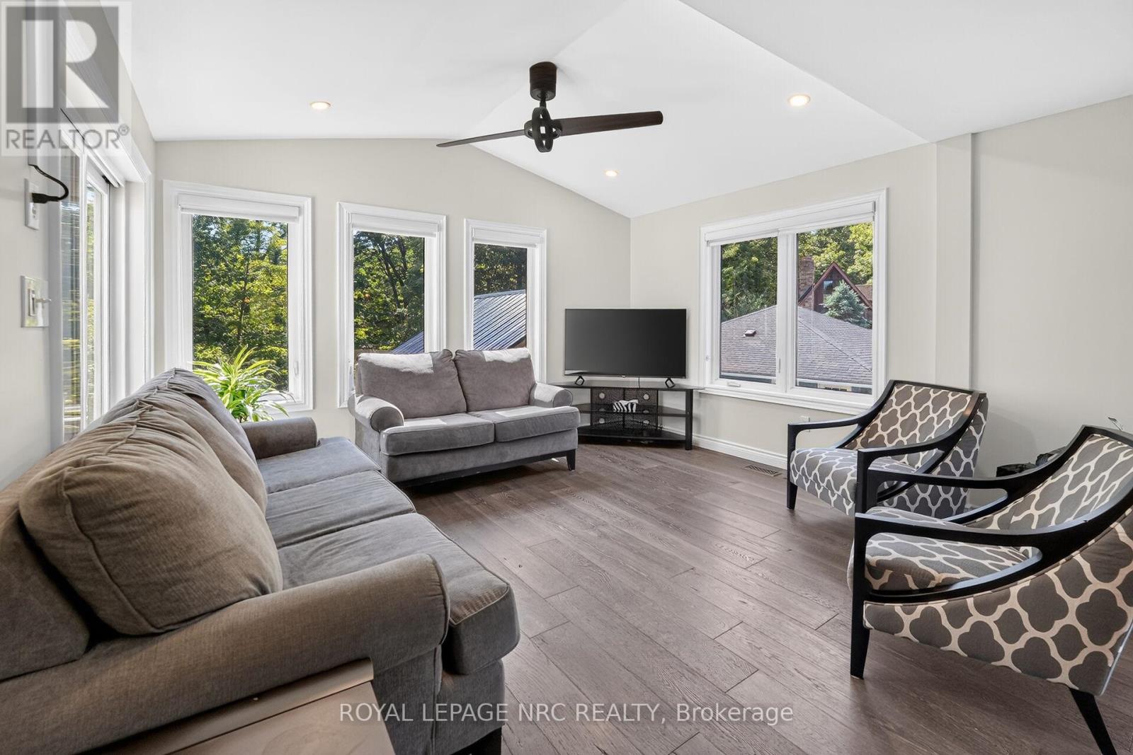3063 NINTH STREET - 9