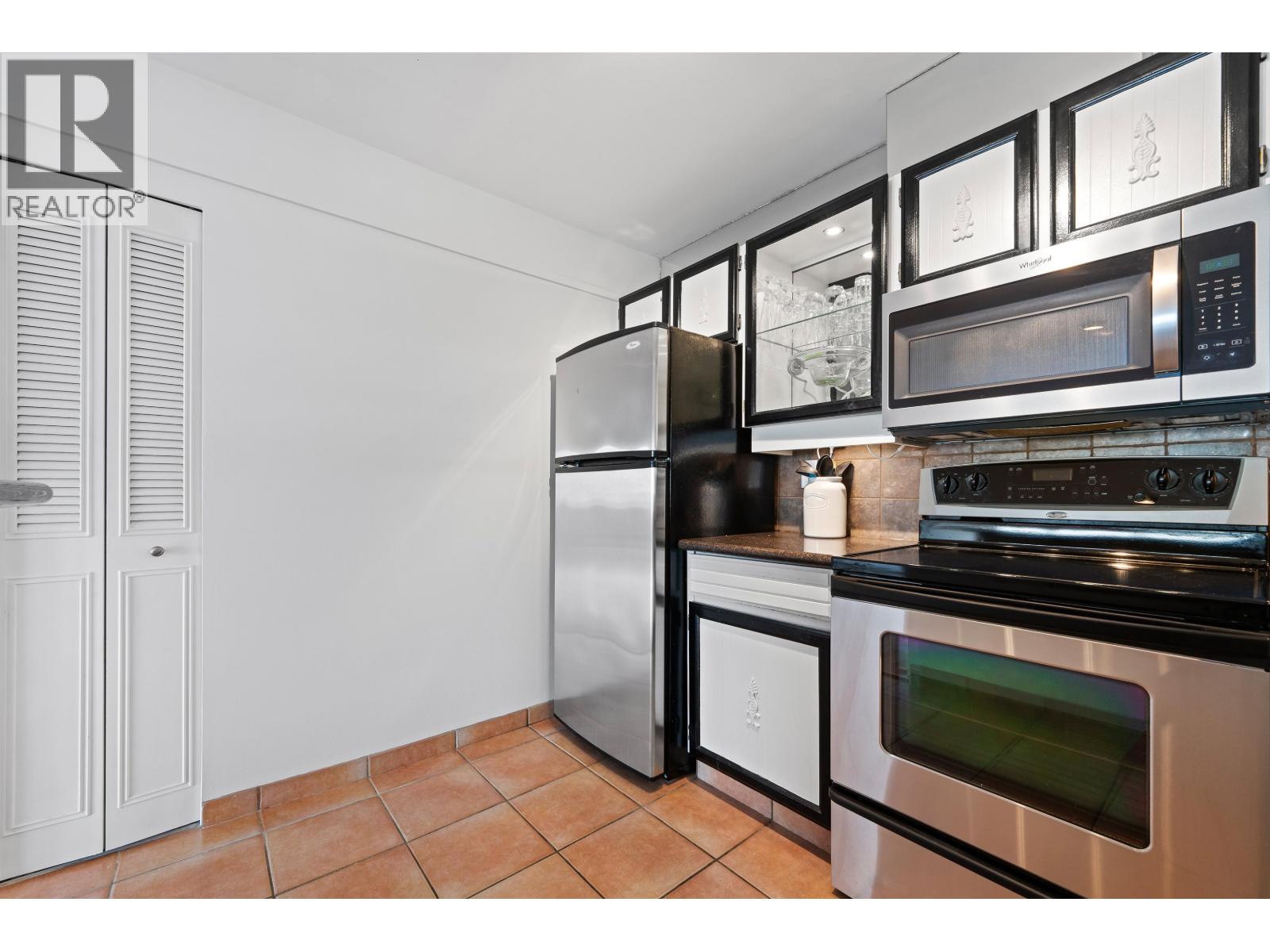 63 2212 FOLKESTONE WAY, West Vancouver