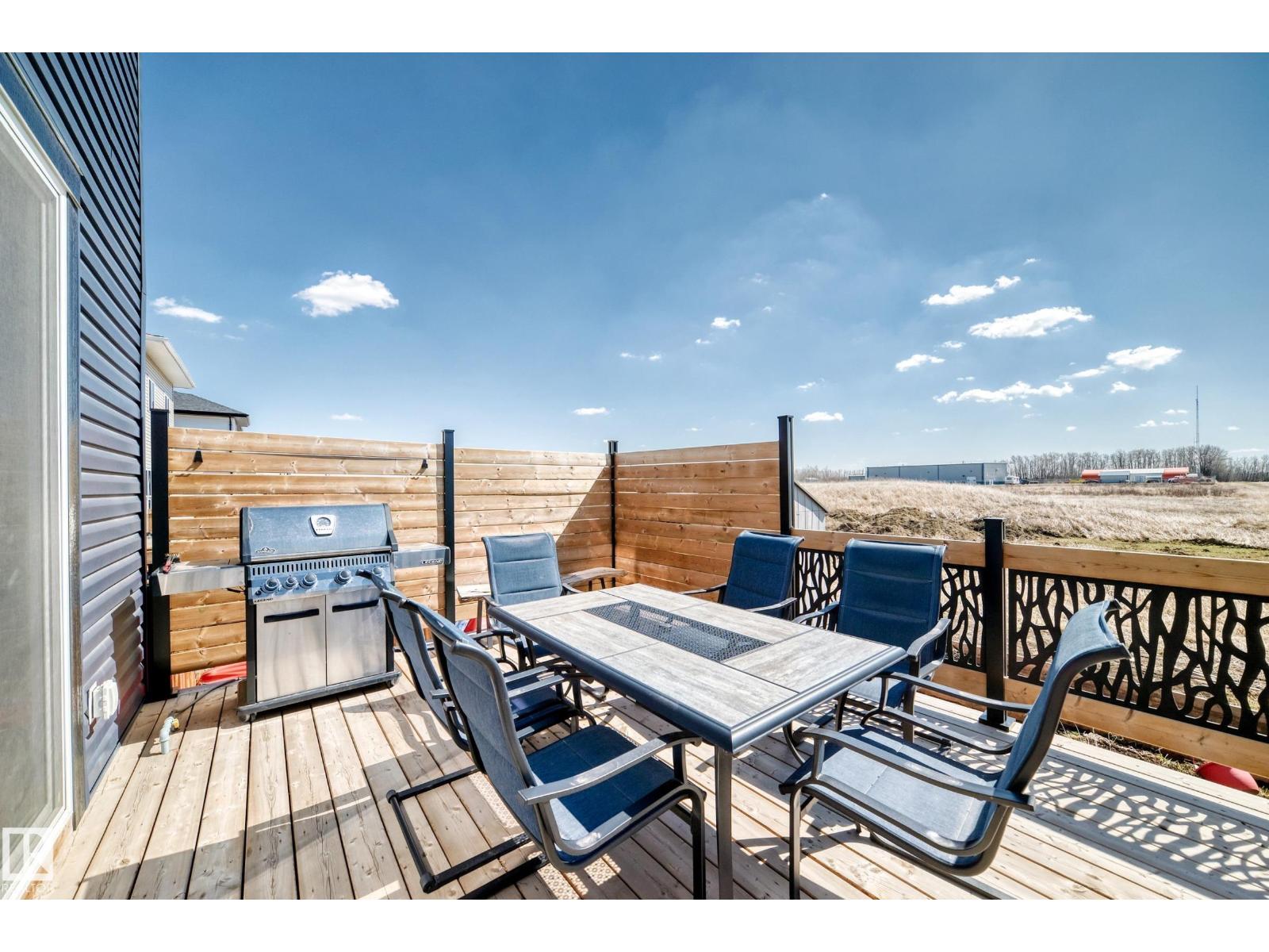 5263 47 Ave - 71