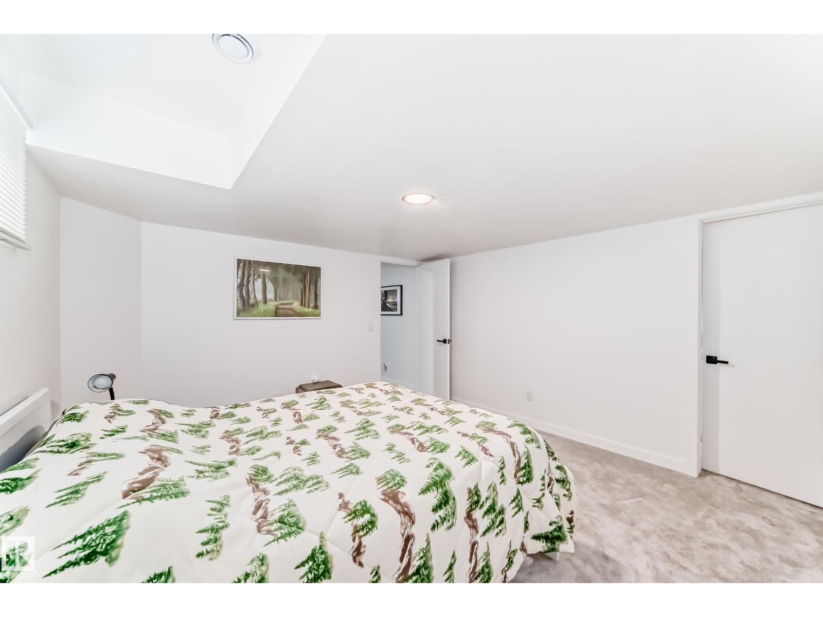 5263 47 Ave - 62