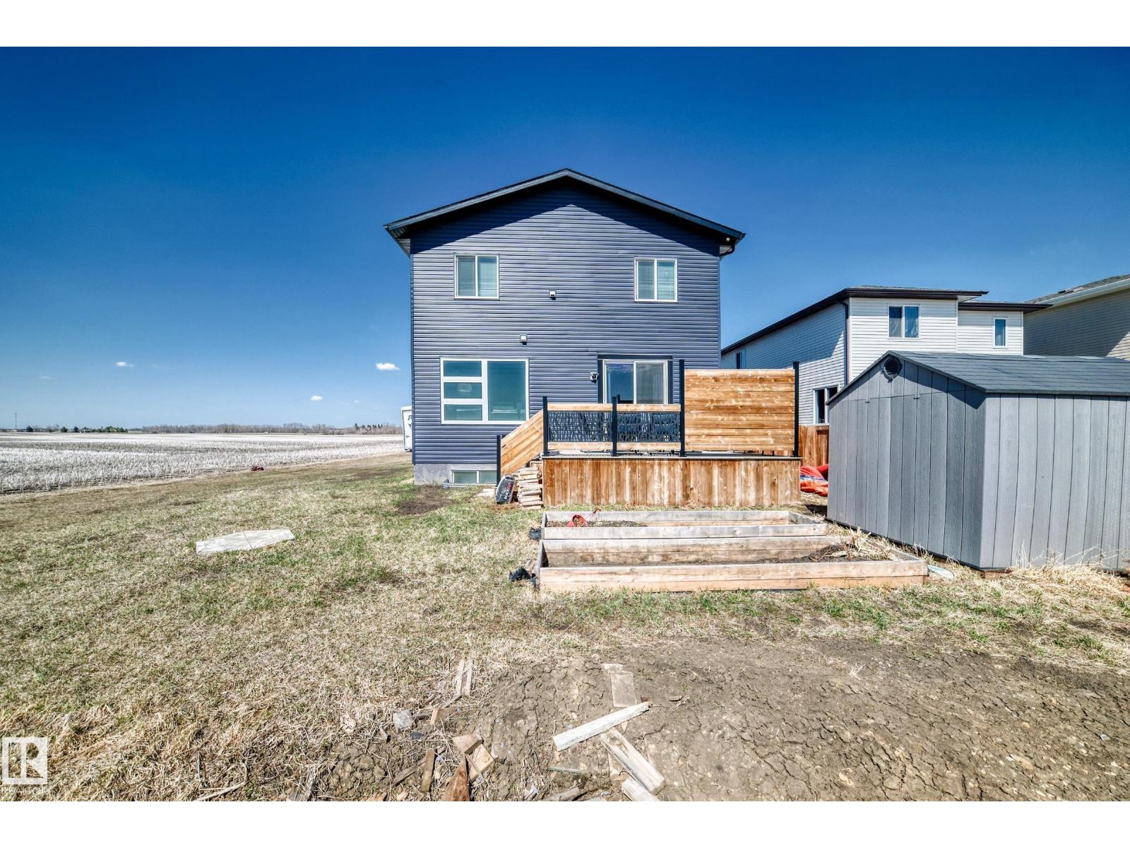 5263 47 Ave - 75
