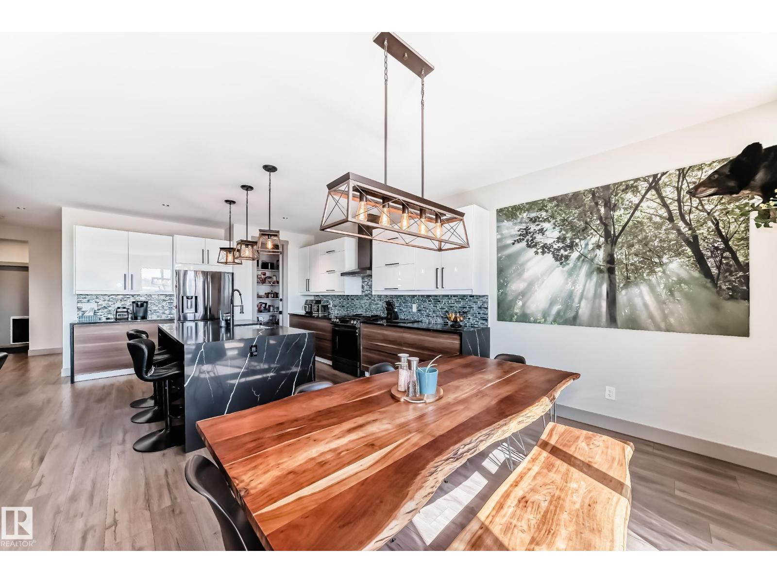 5263 47 Ave - 15