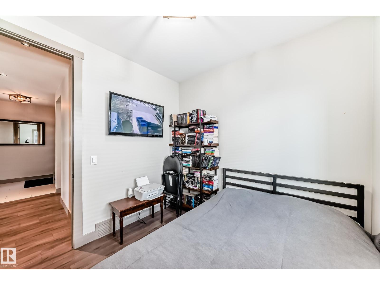 5263 47 Ave - 26