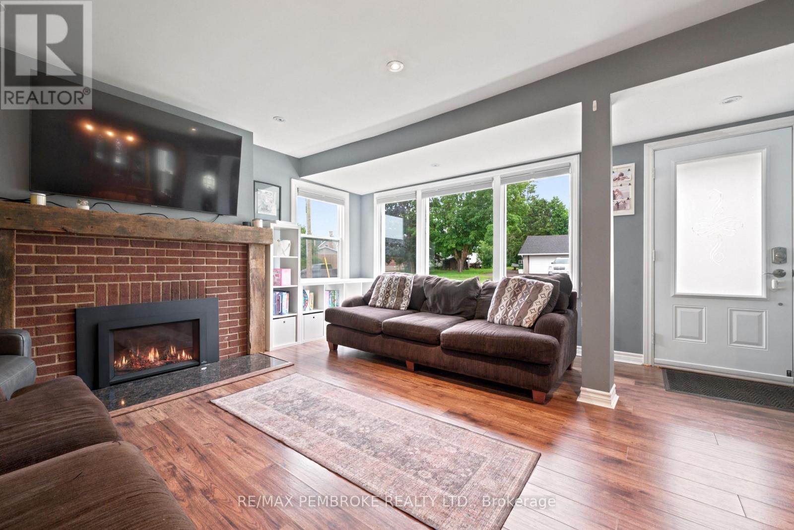 739 FRONT STREET - 11
