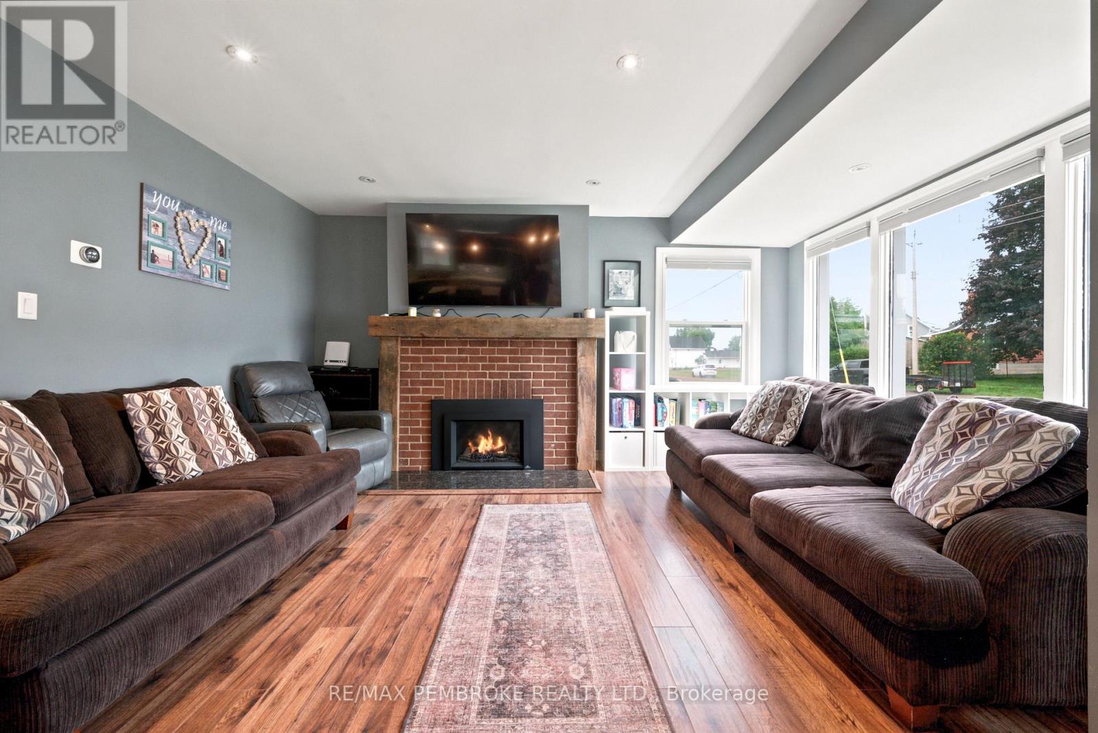 739 FRONT STREET - 13