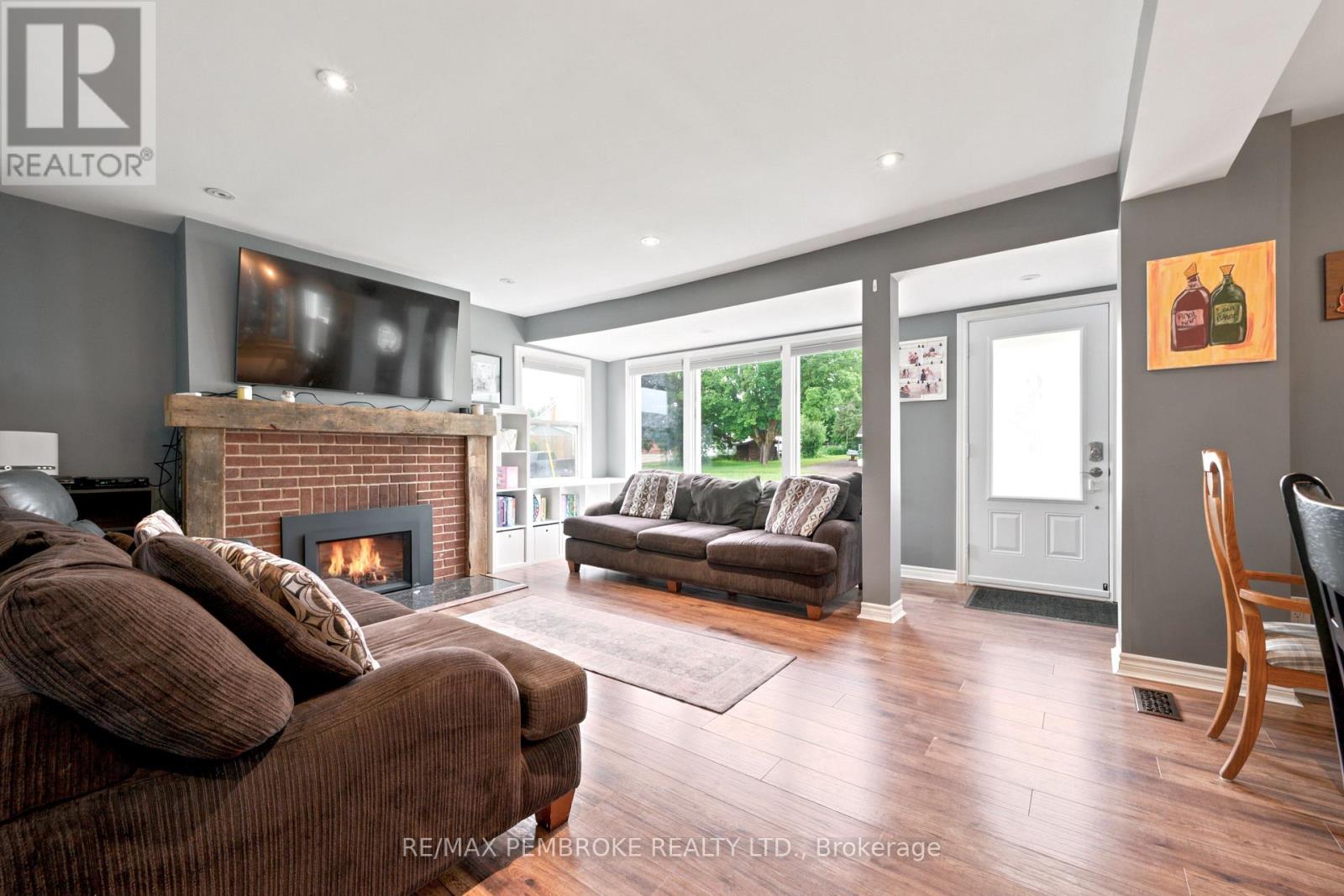 739 FRONT STREET - 14