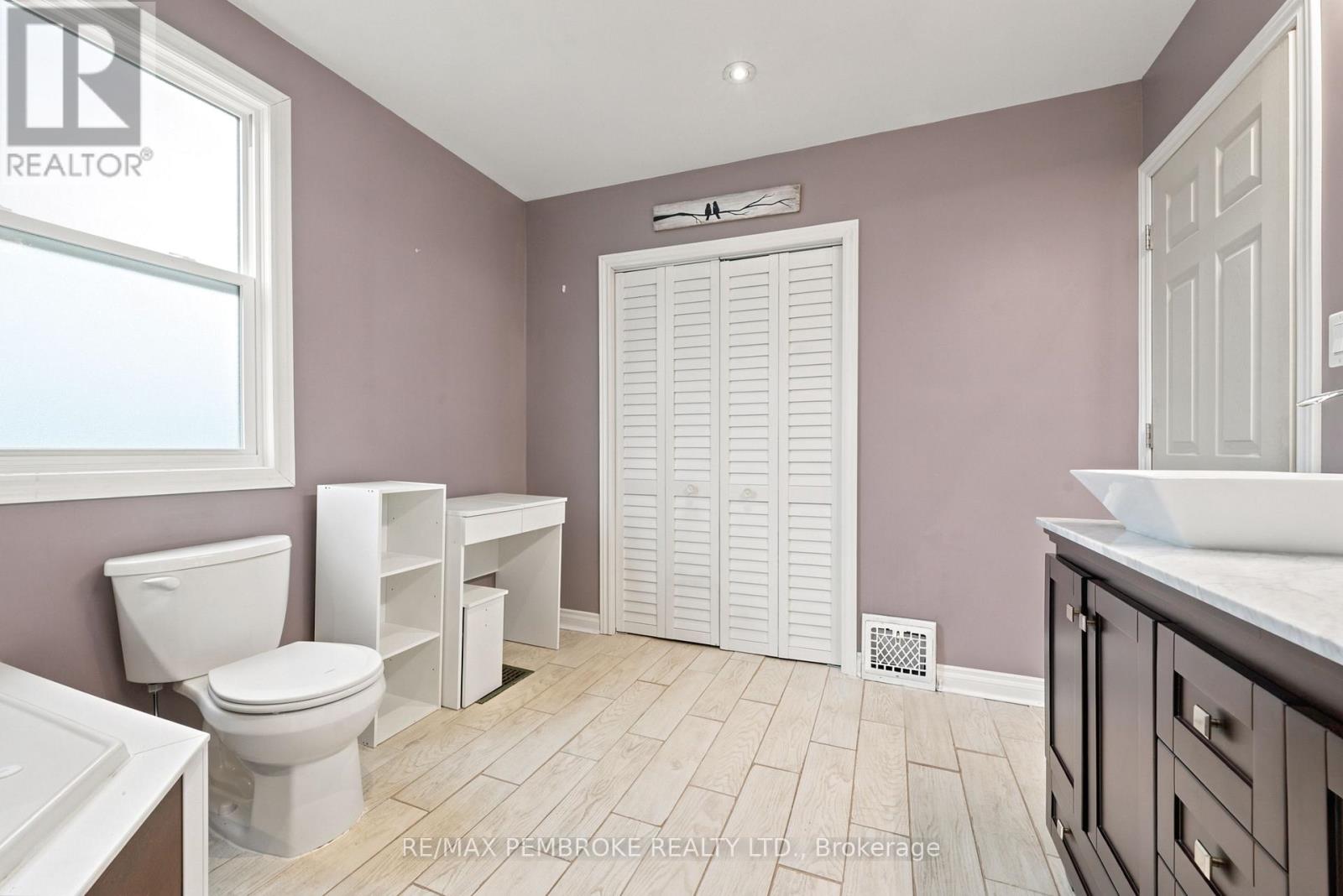 739 FRONT STREET - 25