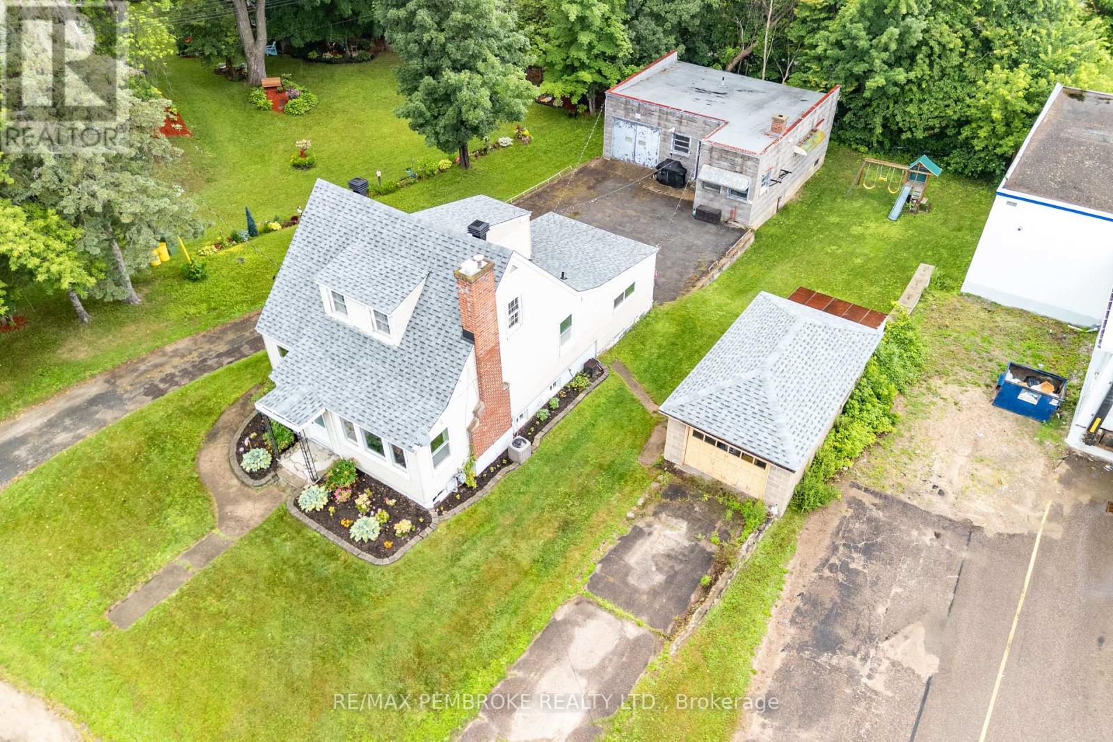 739 FRONT STREET - 37