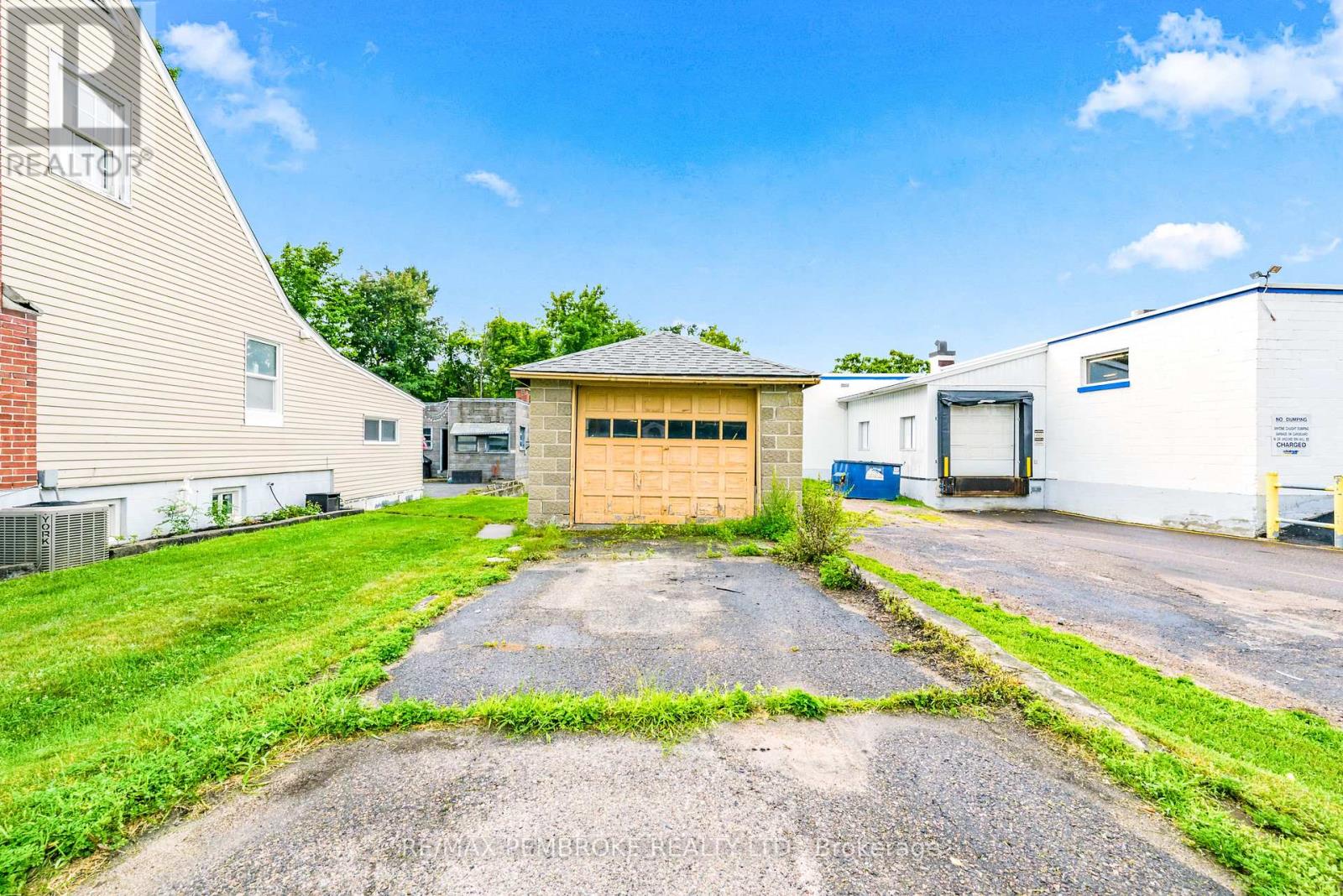 739 FRONT STREET - 40