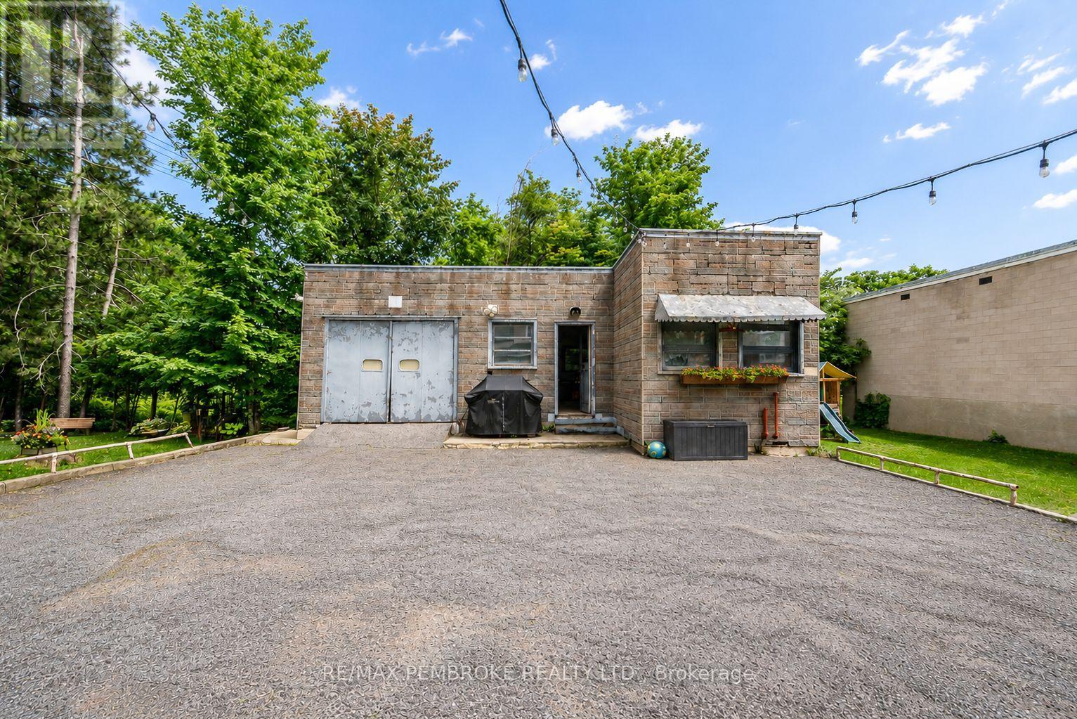 739 FRONT STREET - 47