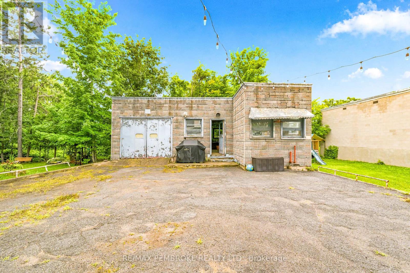 739 FRONT STREET - 49