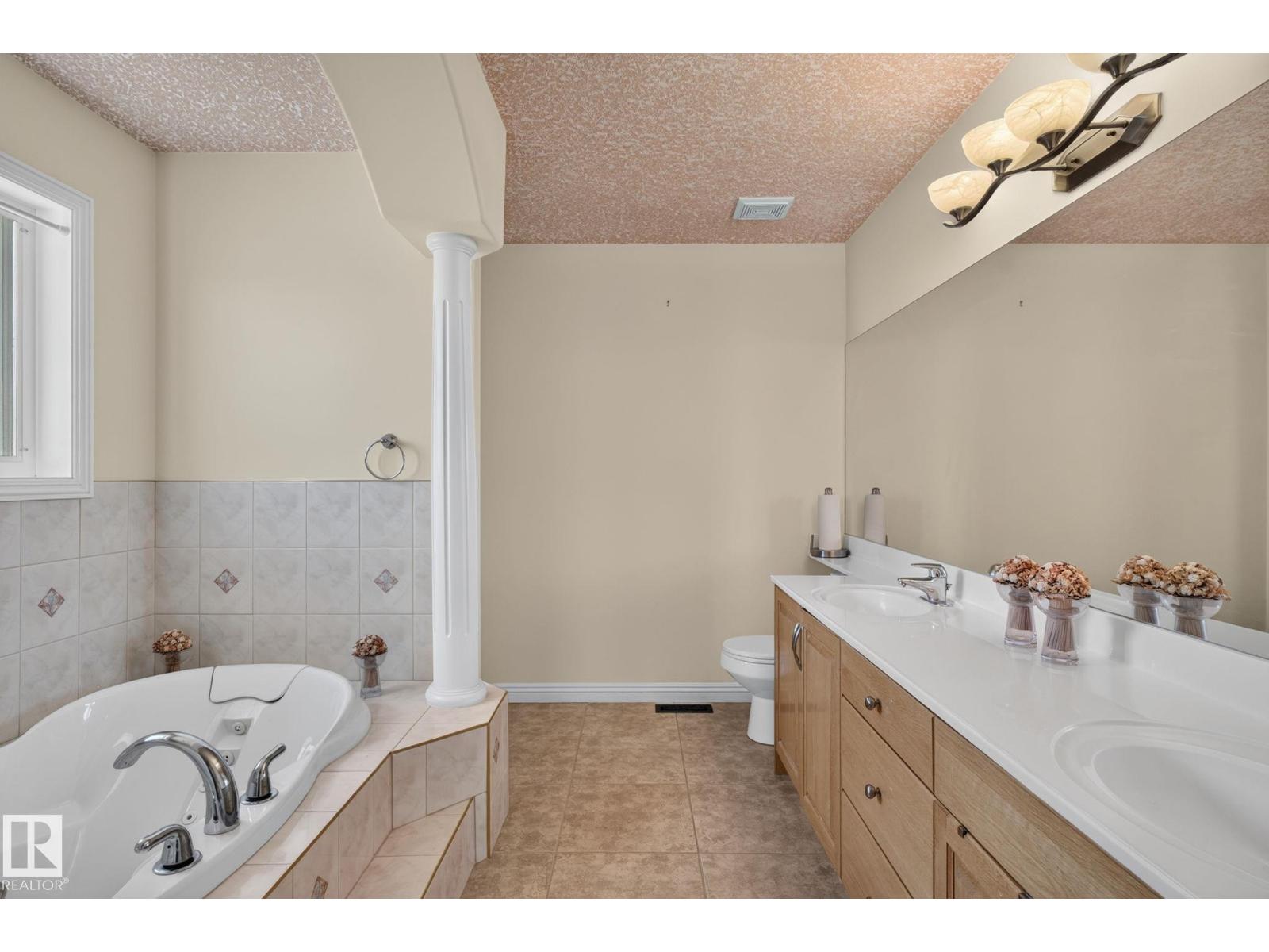 8839 158 AV NW - 51
