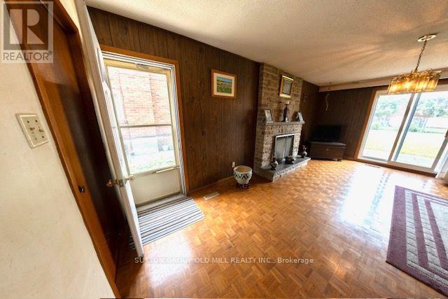 8 RICHGROVE DRIVE - Image 10