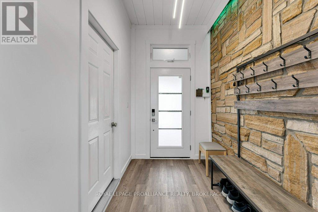 25 WILLOWBANK ROAD E - 2