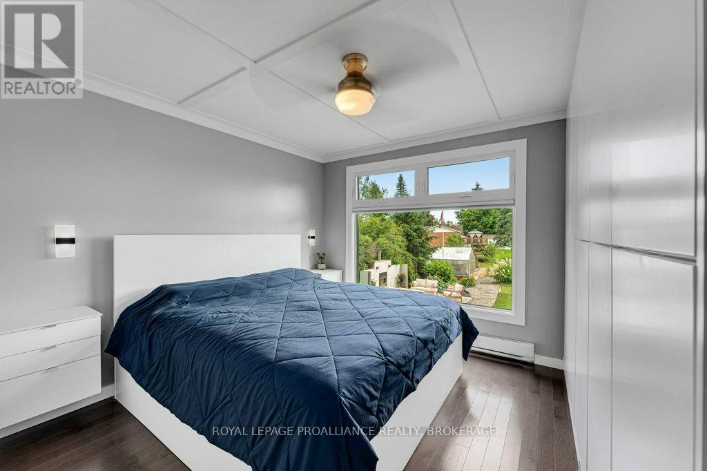 25 WILLOWBANK ROAD E - 19