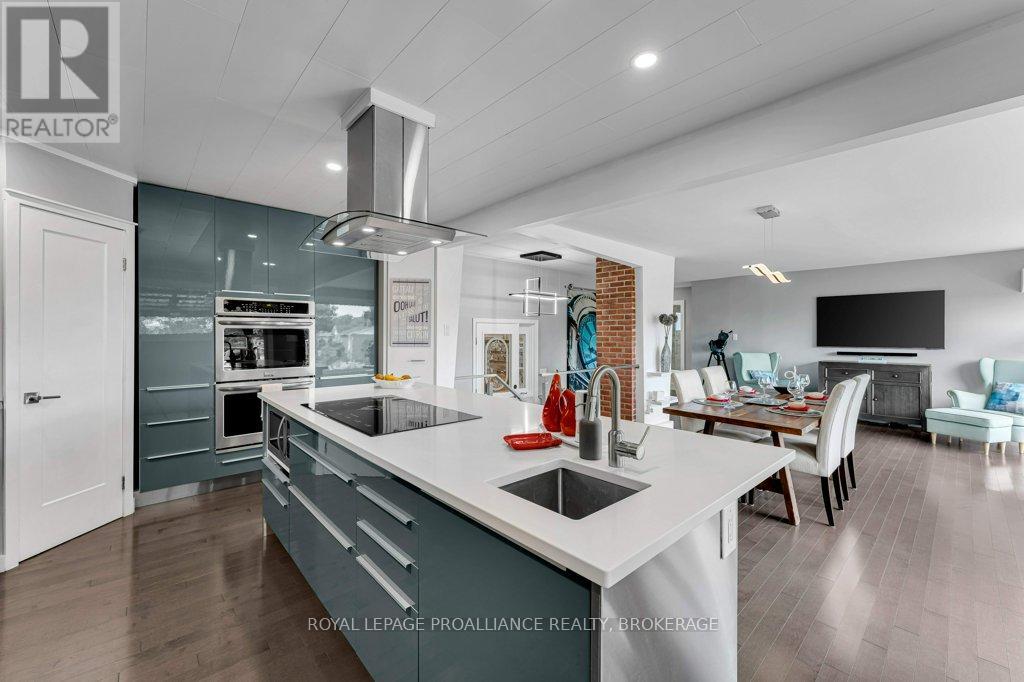 25 WILLOWBANK ROAD E - 11