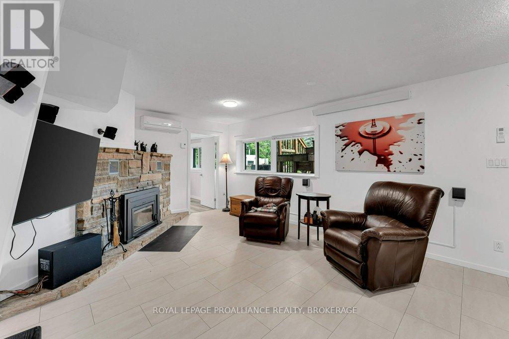 25 WILLOWBANK ROAD E - 33