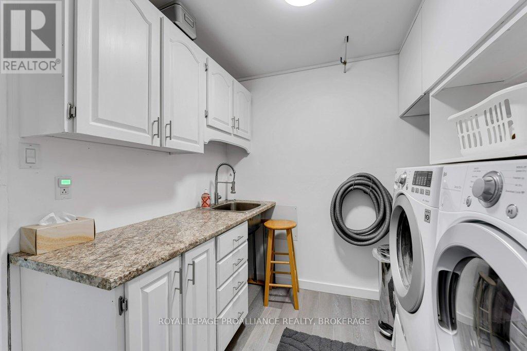 25 WILLOWBANK ROAD E - 43